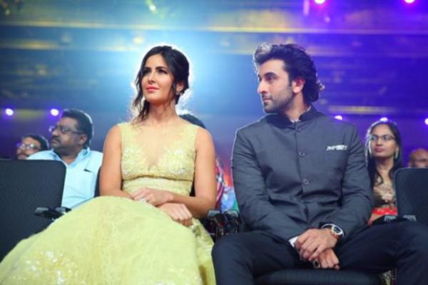  Watch: Ranbir Kapoor and Katrina Kaif look straight out of a fairytale movie as they walk arm-in-arm at SIIMA Awards 2017 