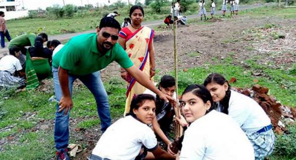 Smashing A World Record 15 Lakh Volunteers In India Planted 6.63 Crore Trees In Just 12 Hours 