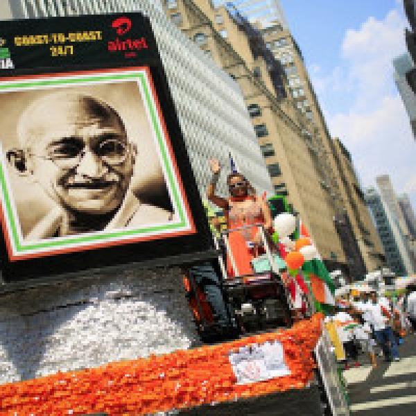 Rare pencil portrait of Gandhi auctioned for 32,500 pounds