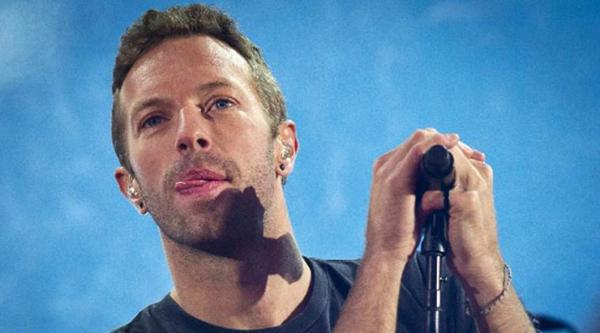 Chris Martin Sang A Duet With A Fan In Wheelchair andamp The Internet Responded With Pure Love 