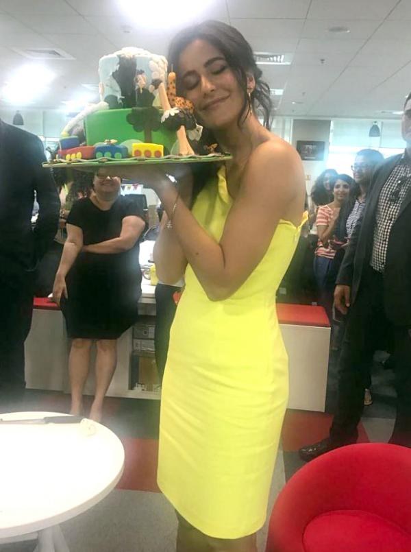  Check out: Katrina Kaif begins her birthday celebrations in advance with a special birthday cake 