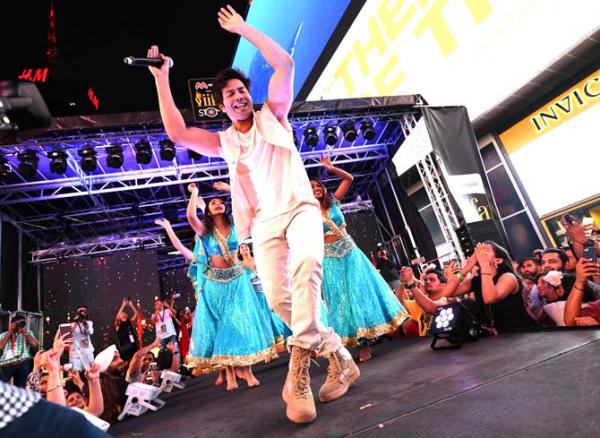 Varun Dhawan makes Times Square dance to 'Tamma Tamma'