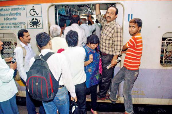 Mumbai: Is RPF too lenient on 'illegal' local train commuters?