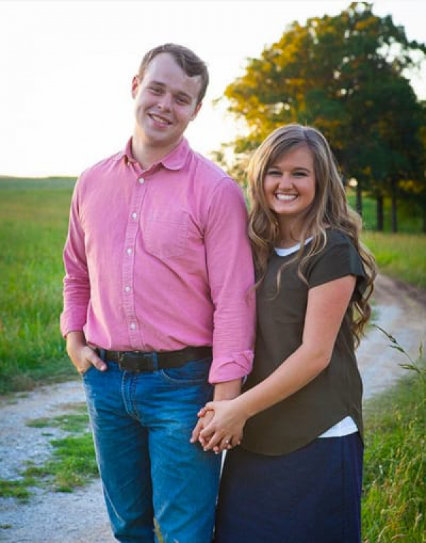 Joseph Duggar & Kendra Caldwell: Engagement Photos Revealed!