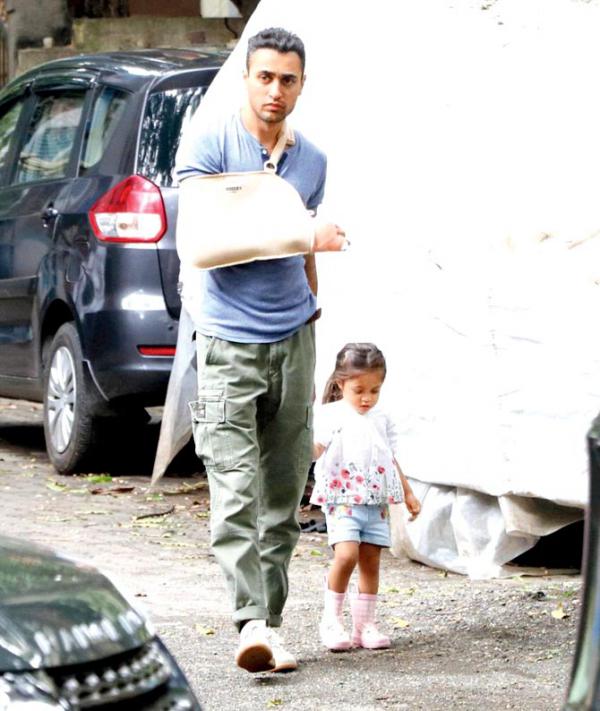 Imran Khan spotted strolling on Mumbai streets with daughter Imara