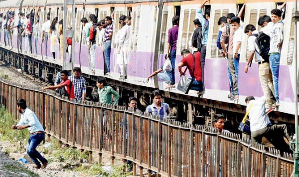 Mumbai: How your trash is leading to Cental Railway delays