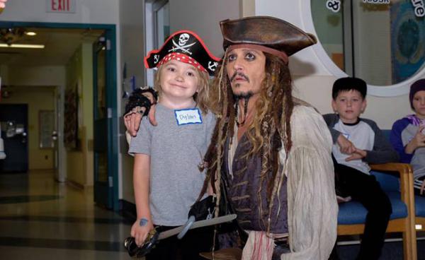 Captain Jack Sparrow Spends Time With Kids In A Hospital, Proves That Not All Treasure Is Gold