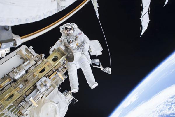 This Video Shows How Astronauts Wash Their Hair In Space And You&apos;d Be Glad You Have Gravity