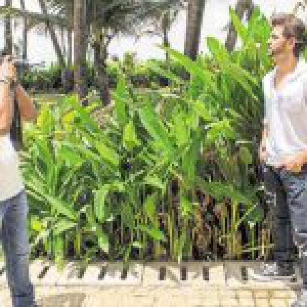 Hrithik Roshan Photo Shoots With A Visually Impaired Photographer!
