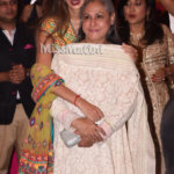 Video: Jaya Bachchan Lost Her Cool At A Fan Who Tried To Take A Selfie With Her