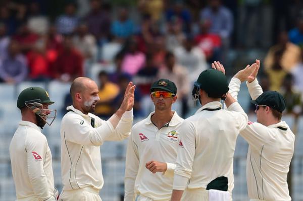 Stone thrown at Australian cricket team bus in Bangladesh