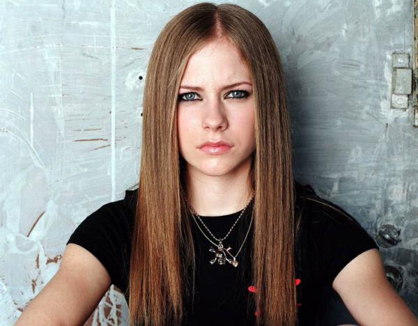 Our Fav Punk Girl Ever, Avril Lavigne, Is Making A Comeback, So Shut Down the Internet Please