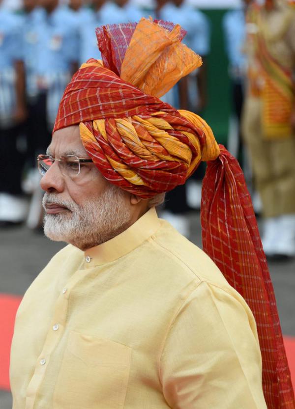 Bollywood celebs wish 'dynamic, visionary' PM Narendra Modi