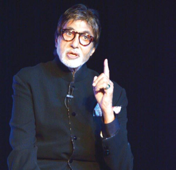 Amitabh Bachchan donates two mean machines for Versova beach clean-up