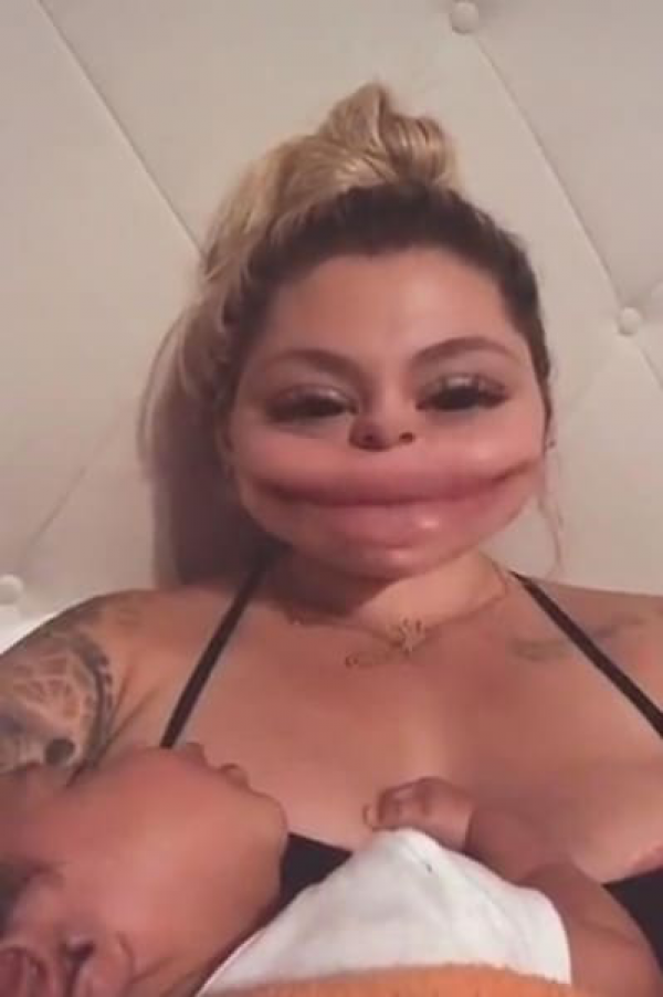 Kailyn Lowry: Nip Slip Spotted on Snapchat!