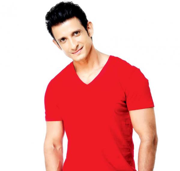 Here's why Sharman Joshi has been watching funeral pyres and corpses