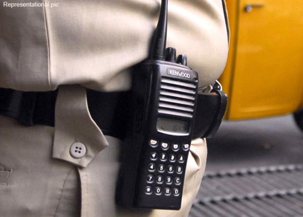 Mumbai bikers flee with walkie-talkie of cop who tried to stop them!