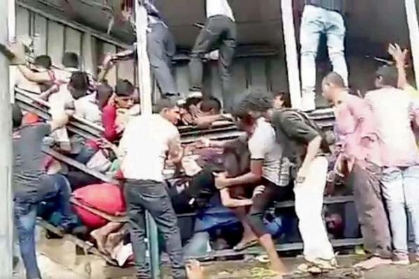 Mumbai: Death toll in Elphinstone stampede rises