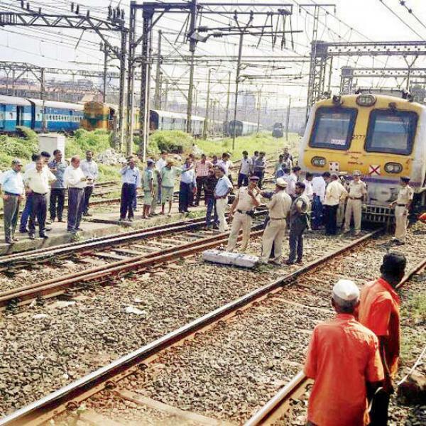Mumbai local derails at CSMT a day after Railway Minister Piyush Goyal's meeting
