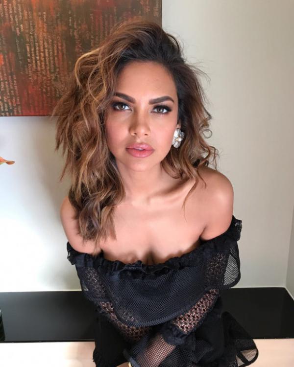  OMG! Esha Gupta looks smoking hot in these pictures 