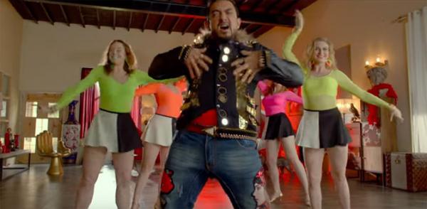 Aamir Khan as outrageous Shakti Kumaarr in Sexy Baliye song will make you cringe