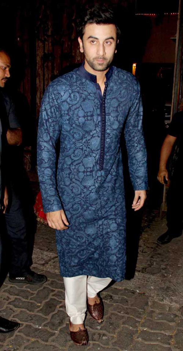 7 Celebrity Outfits That Literally Any Guy Can Wear On Diwali