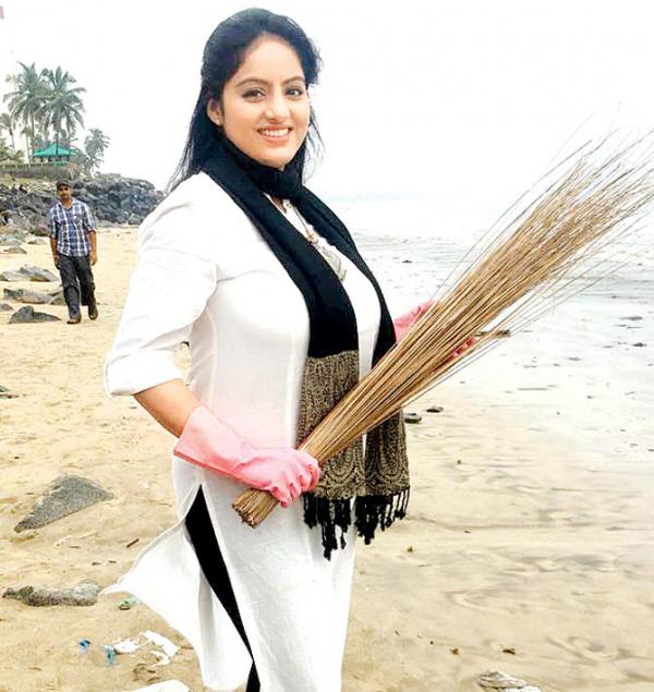 'Diya Aur Baati Hum' actress Deepika Singh cleans Versova beach
