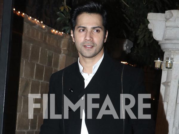 So Hot We are swooning over Varun Dhawanâs look at Aamir Khanâs Diwali bash 