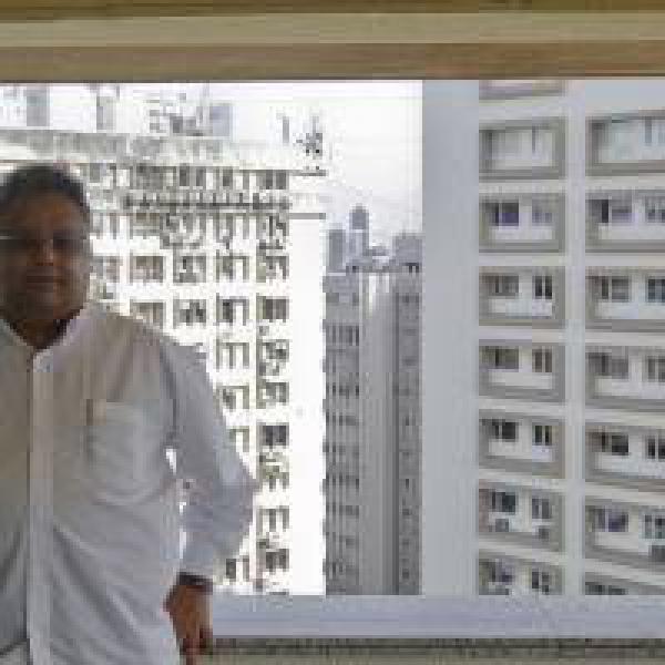 Big Bull Jhunjhunwala cash out in 5 stocks in Sep quarter; 7 stocks which rose 100-300%