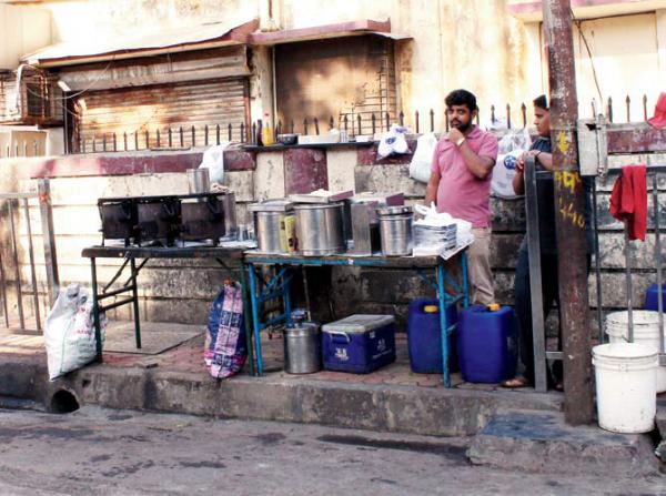 Mumbai: Idli vendor saws off BMC railing to improve business, held