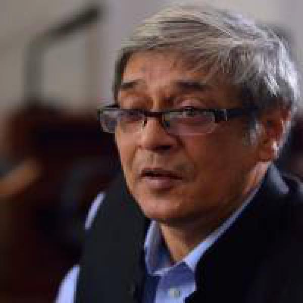Can#39;t end corruption overnight but process is on: Bibek Debroy