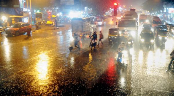 Mumbai Rains: Cyclone Ockhi brings drizzle, intensity of showers to increase