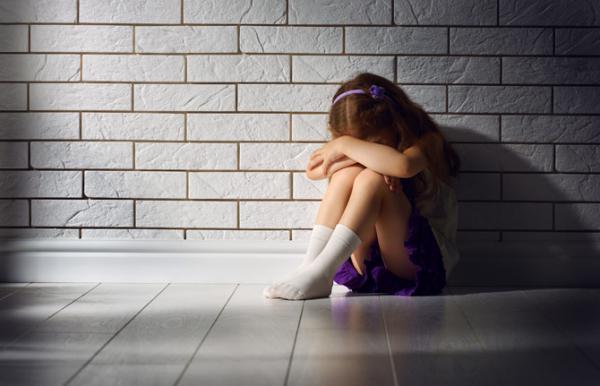 5-year-old girl raped by a 12-year-old boy while playing outside her house