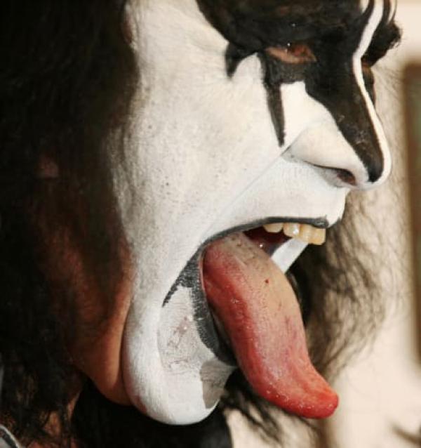 Gene Simmons Denies Accusations of Sexual Harassment
