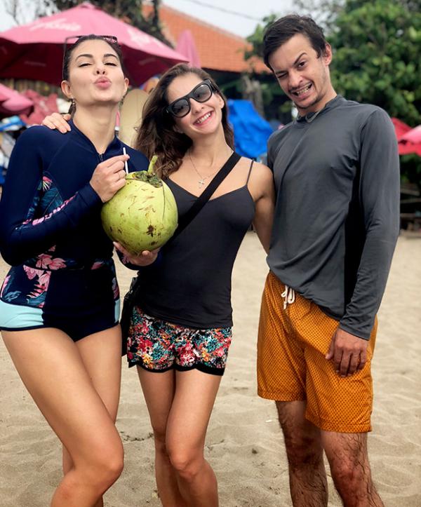  WATCH: Jacqueline Fernandez goes surfing with friends and family 
