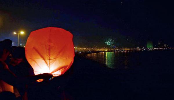 Mumbai Police bans flying lanterns on New Year's Eve