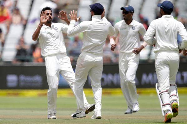 1st Test: Pacers help dismiss South Africa for 130; India set 208-run target