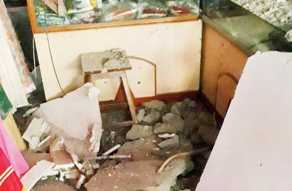 Mumbai: Ceiling crashes in Goregaon building caught in court battle