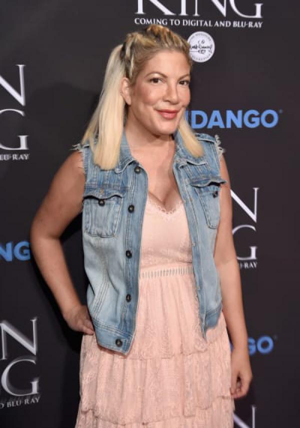 Tori Spelling Says Wildfires Forced Her to Evacuate; Fire Marshal Says She's Lying