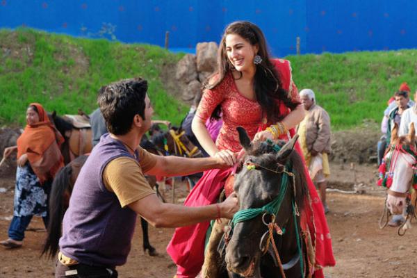  Whoa! Sushant Singh Rajput helped Sara Ali Khan during the shoot of Kedarnath and this is the role he played! 