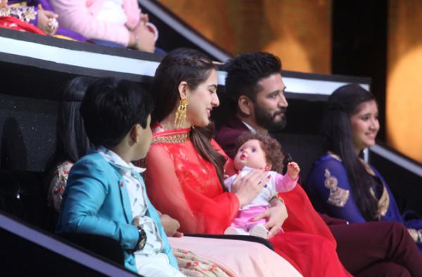 Sara Ali Khan gifted with a Taimur Ali Khan doll and it's cute. See pic
