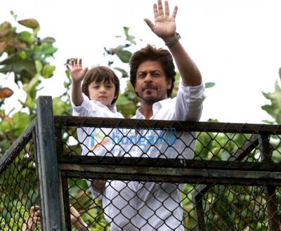  SPOTTED: Shah Rukh Khan and his adorable bundle of joy AbRam wave to fans, wishing them on Eid 