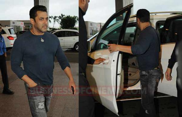 Photos: Salman Khan, Ranbir Kapoor And Katrina Kaif Snapped At Airport