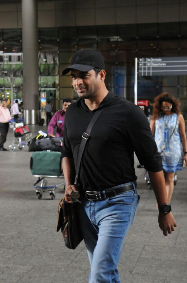 R. Madhavan Just Reached Peak Dad Style At The Airport And Were Kinda Digging It 