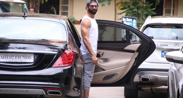 Shahid Kapoors Gym Attire Makes You Wanna Barf With Anxiety 