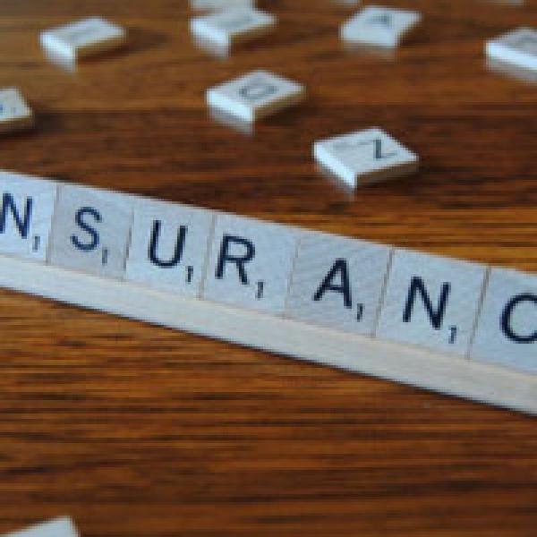 Consumer complaints against life and general insurers register a drop in FY17