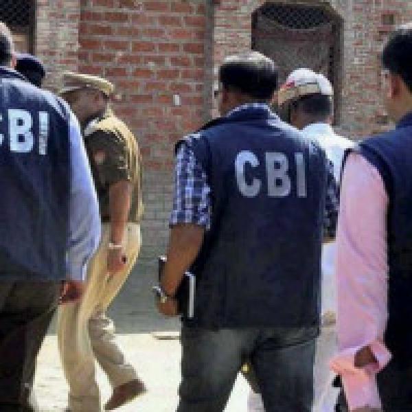 CBI raids: Cong stands in support of Lalu; JD(U) remains mum