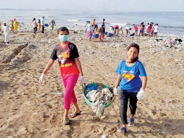 Mumbai: Now, slum kids also want to clean up for beach day
