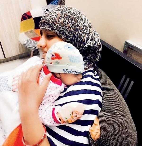 'Diya Aur Baati Hum' actress Deepika Singh shares first photo of newborn son