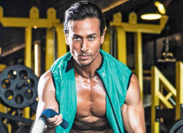 Watch: Tiger Shroff sweating it out in the gym will serve as your Monday motivation 